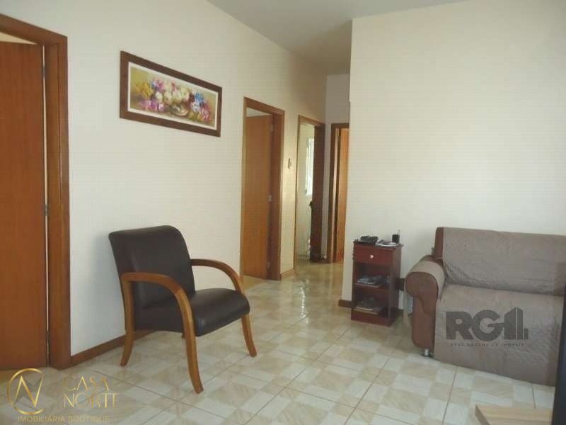 Casa à venda com 3 quartos, 150m², 4 vagas, Rua Doutor Francisco de Sa Brito no bairro Partenon em Porto Alegre