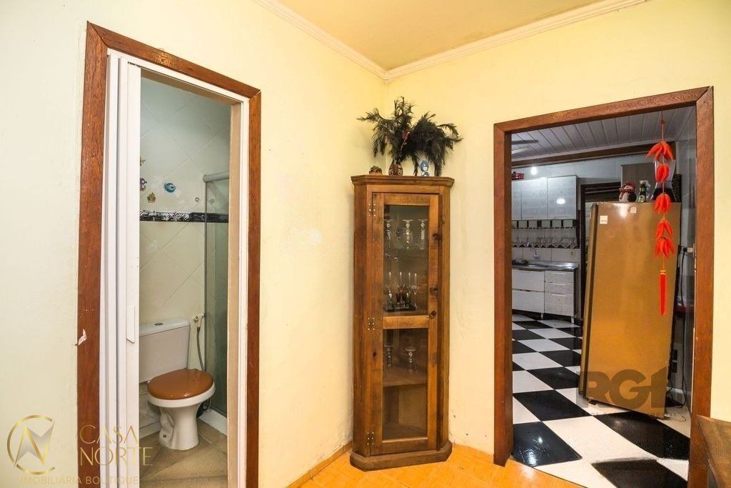 Sobrado à venda com 2 quartos, 104m², 1 vaga, Avenida Juca Batista no bairro Hípica em Porto Alegre