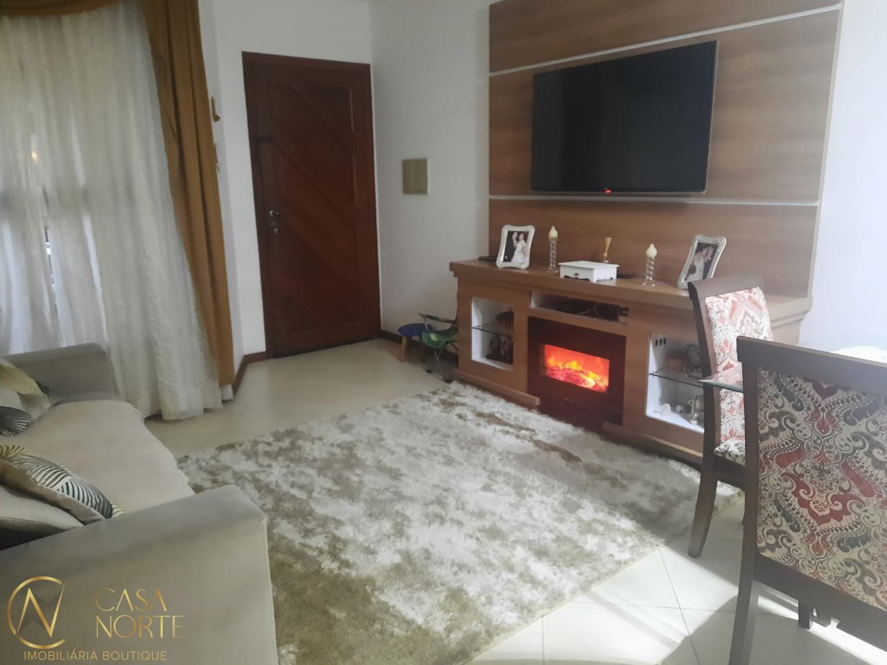 Casa de Condomínio à venda com 2 quartos, 131m², 1 suíte, 1 vaga, Avenida Juca Batista no bairro Cavalhada em Porto Alegre