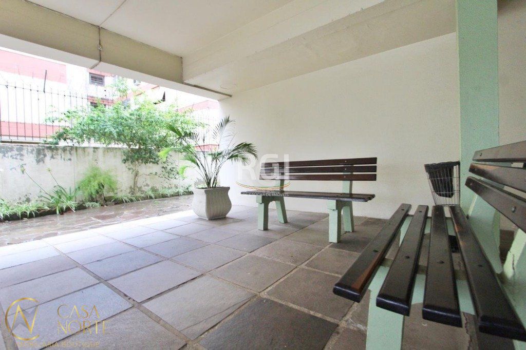 Apartamento à venda com 2 quartos, 61m², Avenida Clemenciano Barnasque no bairro Teresópolis em Porto Alegre