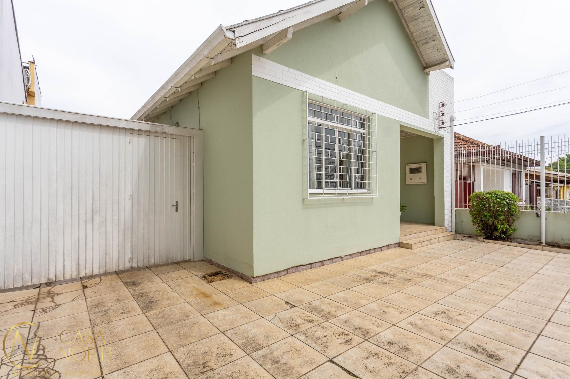 Casa à venda com 3 quartos, 75m², 2 vagas, Rua Álvaro Vieira Guimarães no bairro Sarandi em Porto Alegre