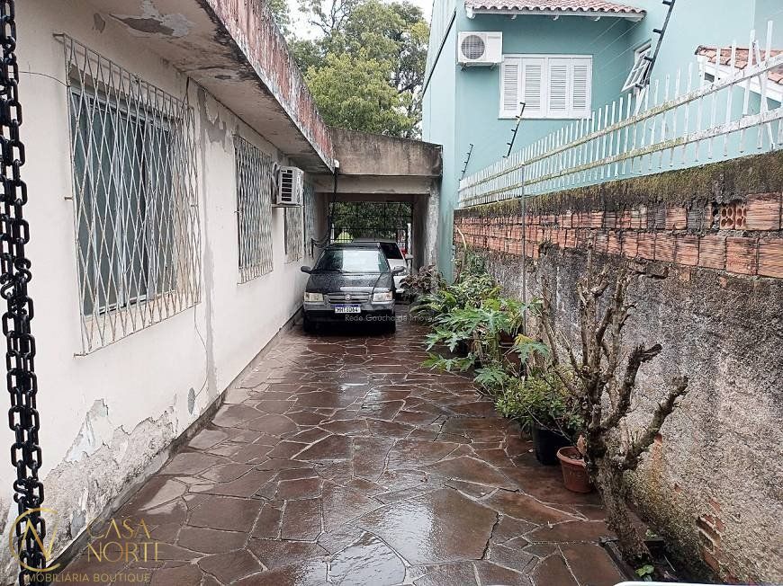 Casa à venda com 4 quartos, 160m², 2 vagas, Rua Alberto Silva no bairro Vila Ipiranga em Porto Alegre