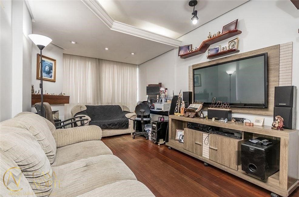 Cobertura à venda com 3 quartos, 145m², 1 suíte, 2 vagas, Rua Sape no bairro Passo da Areia em Porto Alegre