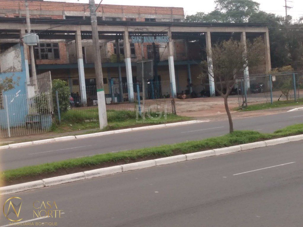 Terreno à venda  com 65000m², Avenida Juca Batista no bairro Cavalhada em Porto Alegre