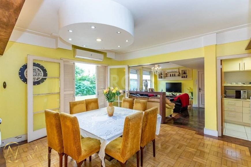 Apartamento à venda com 2 quartos, 148m², 1 suíte, 1 vaga, Rua Garibaldi no bairro Independência em Porto Alegre