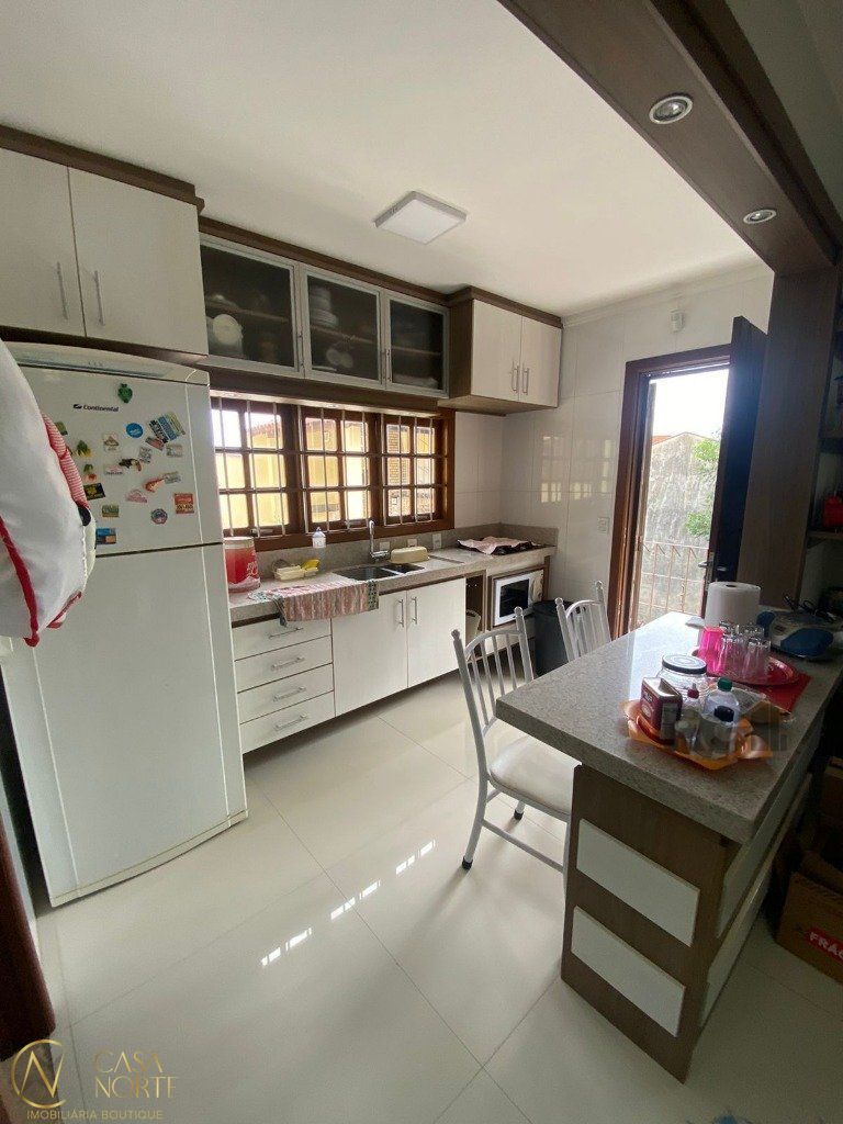 Apartamento à venda com 3 quartos, 127m², 1 suíte, 4 vagas, Rua Professor Clemente Pinto no bairro Medianeira em Porto Alegre
