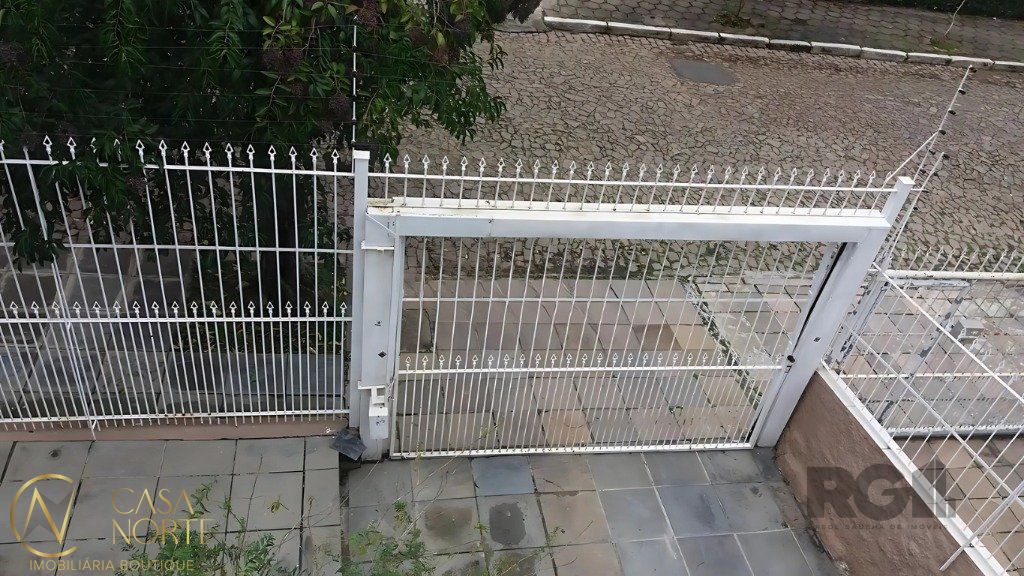 Casa à venda com 3 quartos, 412m², 1 suíte, 4 vagas, Rua Luiz Carniglia no bairro Sarandi em Porto Alegre