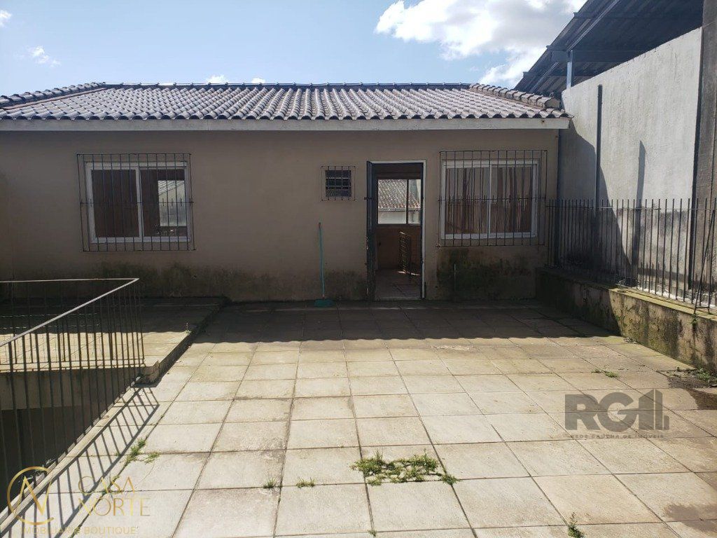 Casa à venda com 2 quartos, 215m², 4 vagas, Rua Coronel Aparício Borges no bairro Glória em Porto Alegre
