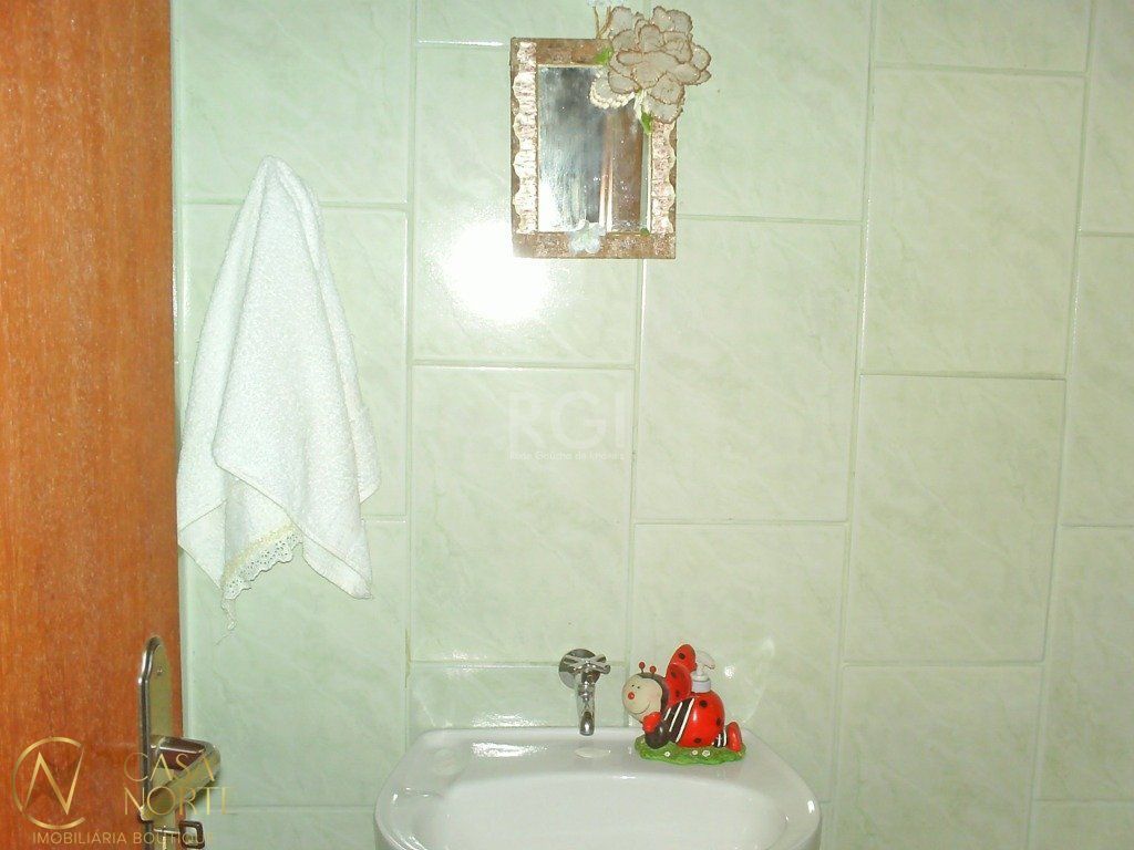 Casa à venda com 3 quartos, 140m², 1 suíte, 2 vagas, Avenida Doutor Alberto Vianna Rosa no bairro Morro Santana em Porto Alegre