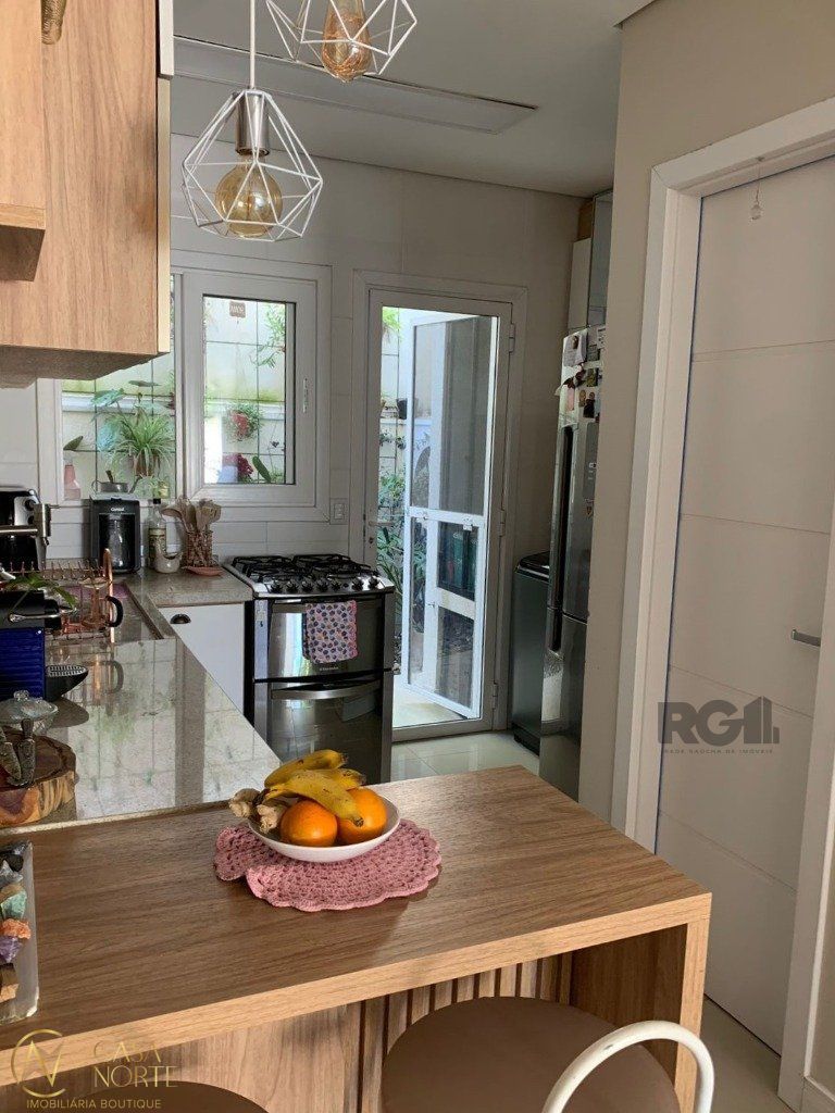 Casa de Condomínio à venda com 2 quartos, 69m², 2 suítes, 1 vaga, Estrada Vila Maria no bairro Cavalhada em Porto Alegre