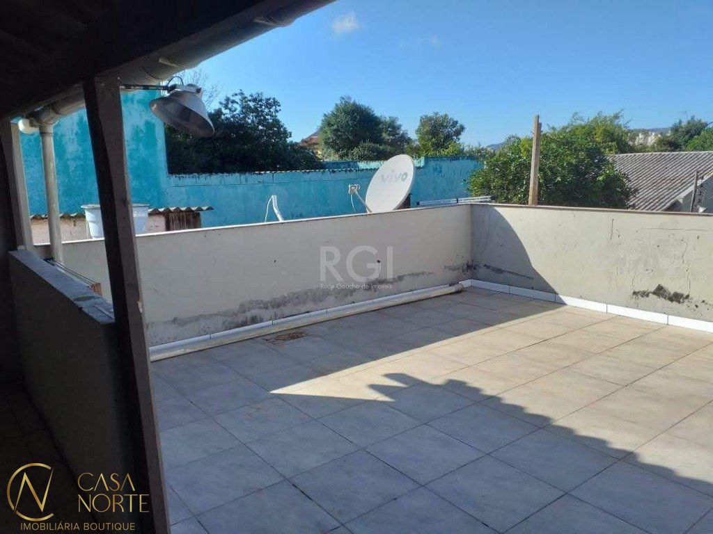 Casa à venda com 6 quartos, 200m², 4 vagas, Rua Doutor Mário Totta no bairro Tristeza em Porto Alegre