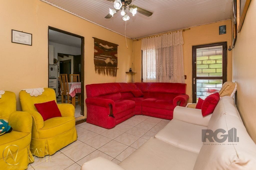 Casa à venda com 2 quartos, 84m², 1 vaga, Rua Curupaiti no bairro Cristal em Porto Alegre