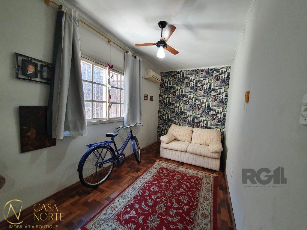 Apartamento à venda com 2 quartos, 70m², Avenida Coronel Gastão Haslocher Mazeron no bairro Medianeira em Porto Alegre