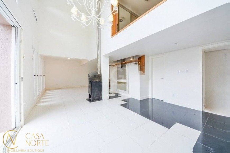 Casa à venda com 2 quartos, 354m², 2 suítes, 3 vagas, Rua Coronel Gomes de Carvalho no bairro Tristeza em Porto Alegre