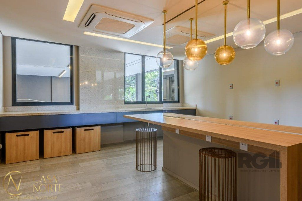 Loft à venda com 1 quarto, 18m², 1 suíte, 1 vaga, Rua Tenente-Coronel Fabricio Pilar no bairro Mont Serrat em Porto Alegre