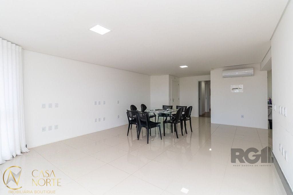 Cobertura à venda com 3 quartos, 238m², 1 suíte, 2 vagas, Avenida Icaraí no bairro Cristal em Porto Alegre