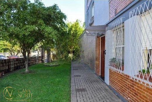 Apartamento à venda com 3 quartos, 61m², Rua Ibicui no bairro Cristal em Porto Alegre