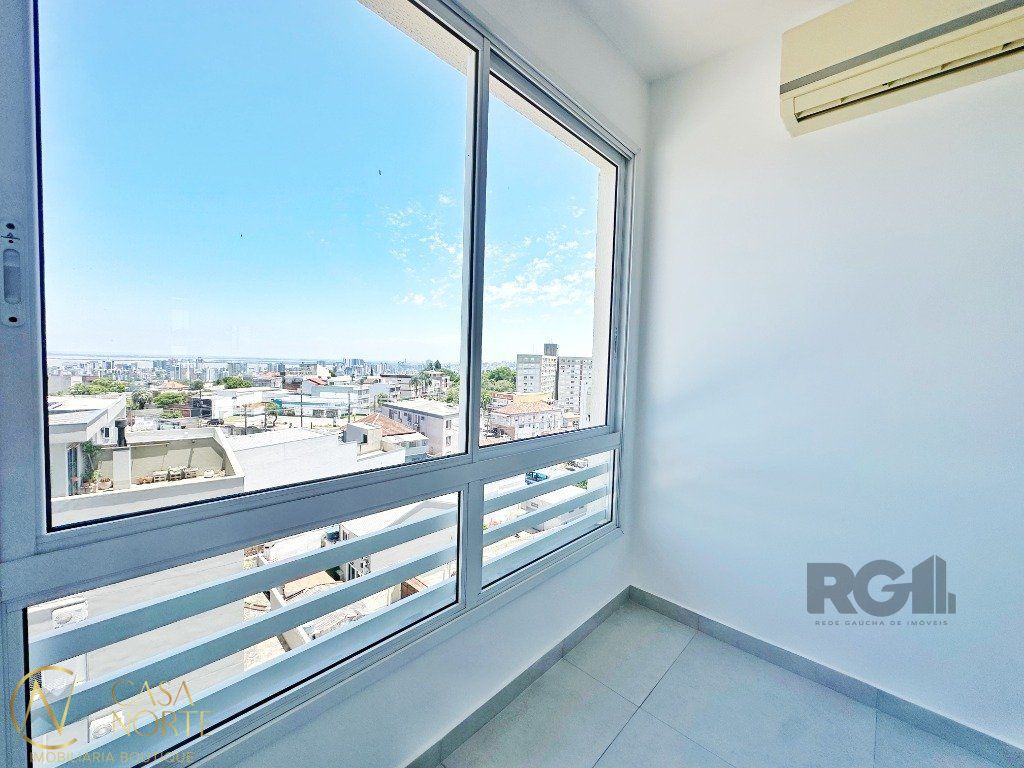Apartamento à venda com 2 quartos, 53m², 1 suíte, 1 vaga, Rua Doutor Malheiros no bairro Santo Antônio em Porto Alegre