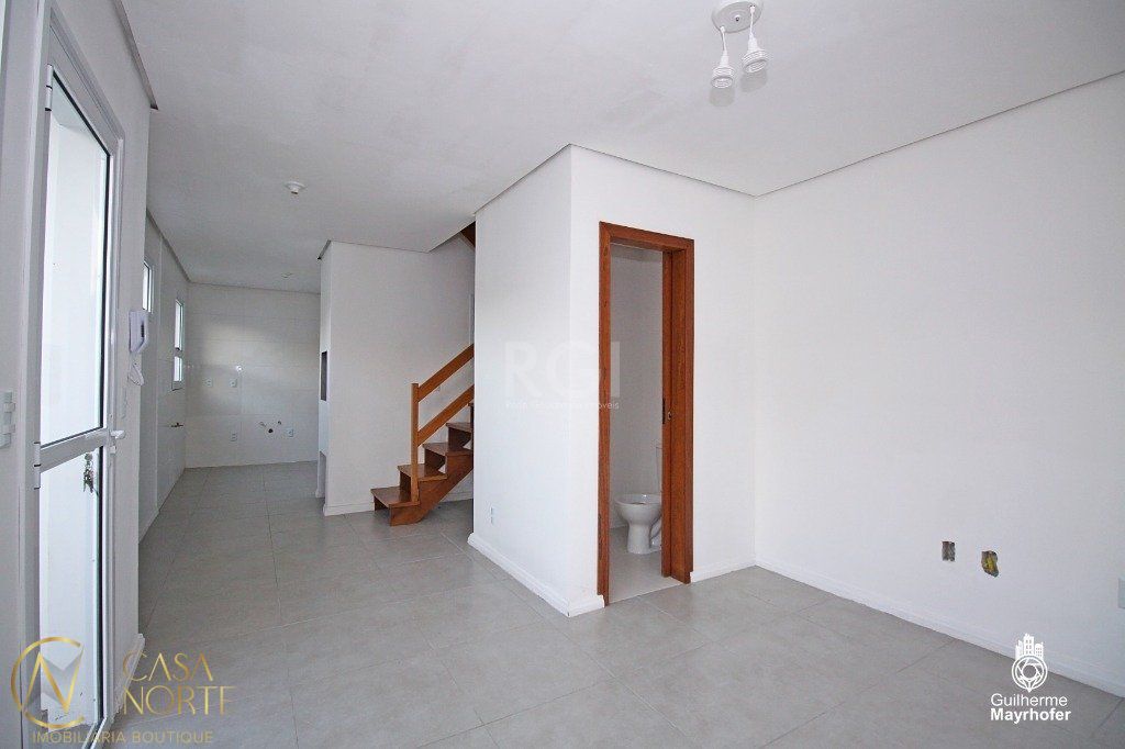 Casa de Condomínio à venda com 2 quartos, 80m², 1 vaga, Rua Aurora no bairro Vila Nova em Porto Alegre