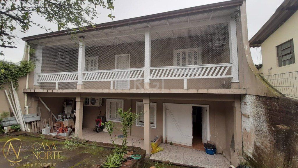 Casa à venda com 2 quartos, 120m², 4 vagas, Avenida Vicente Monteggia no bairro Cavalhada em Porto Alegre