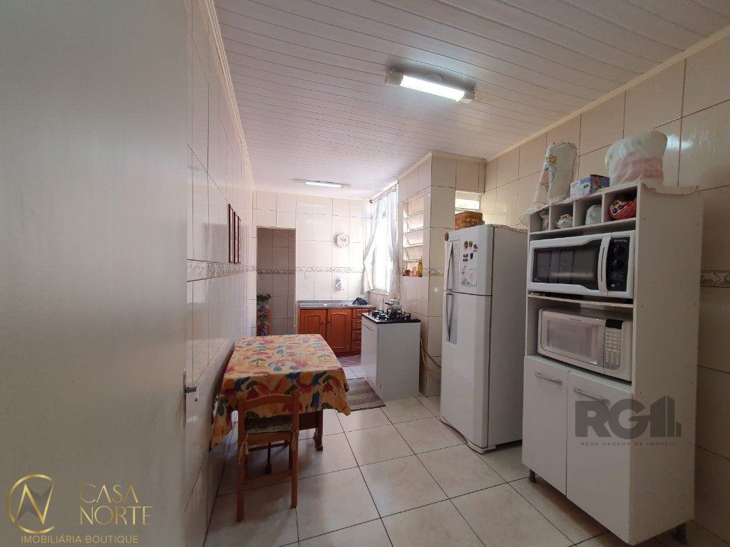 Apartamento à venda com 2 quartos, 70m², Avenida Coronel Gastão Haslocher Mazeron no bairro Medianeira em Porto Alegre