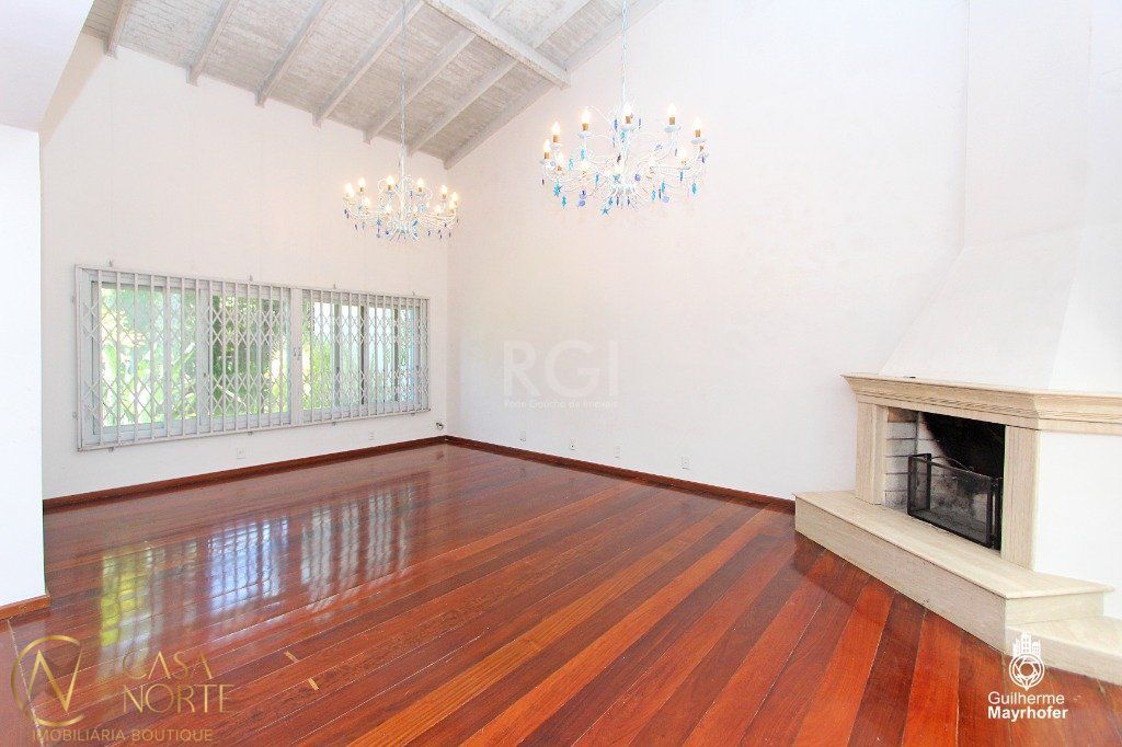 Casa à venda com 4 quartos, 393m², 2 suítes, 4 vagas, Rua Conselheiro Xavier da Costa no bairro Ipanema em Porto Alegre