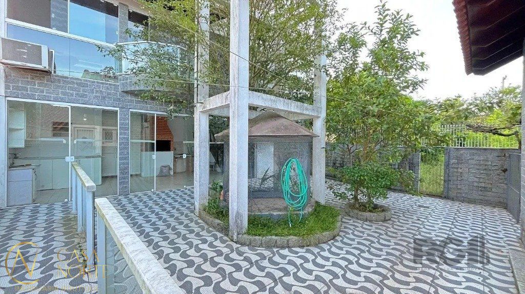 Casa à venda com 3 quartos, 228m², 1 suíte, 3 vagas, Avenida Celestino Bertolucci no bairro Aberta dos Morros em Porto Alegre