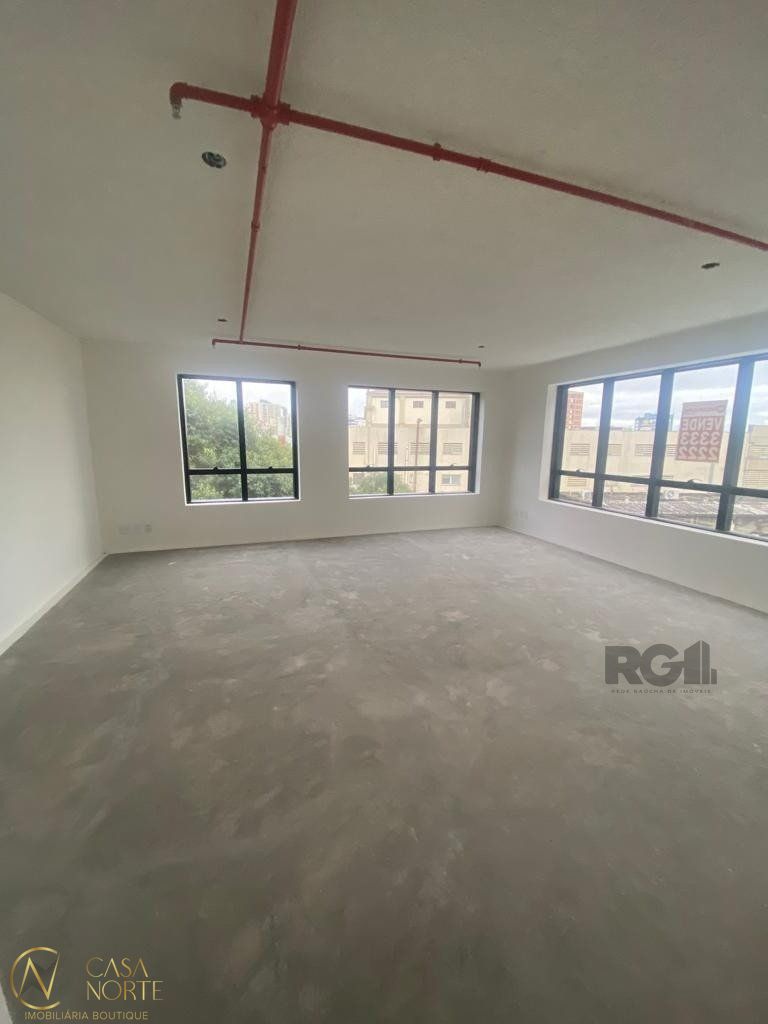 Sala Comercial à venda , 53m², 1 vaga, Rua Ramiro Barcelos no bairro Floresta em Porto Alegre