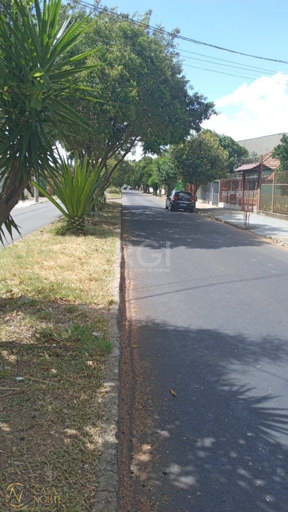 Terreno à venda  com 300m², Avenida Vinte e um de Abril no bairro Sarandi em Porto Alegre