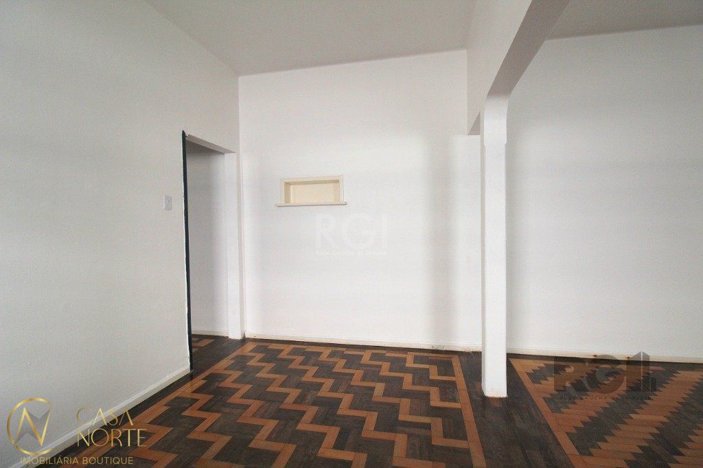 Casa à venda com 6 quartos, 300m², 8 vagas, Avenida Engenheiro Ludolfo Boehl no bairro Teresópolis em Porto Alegre
