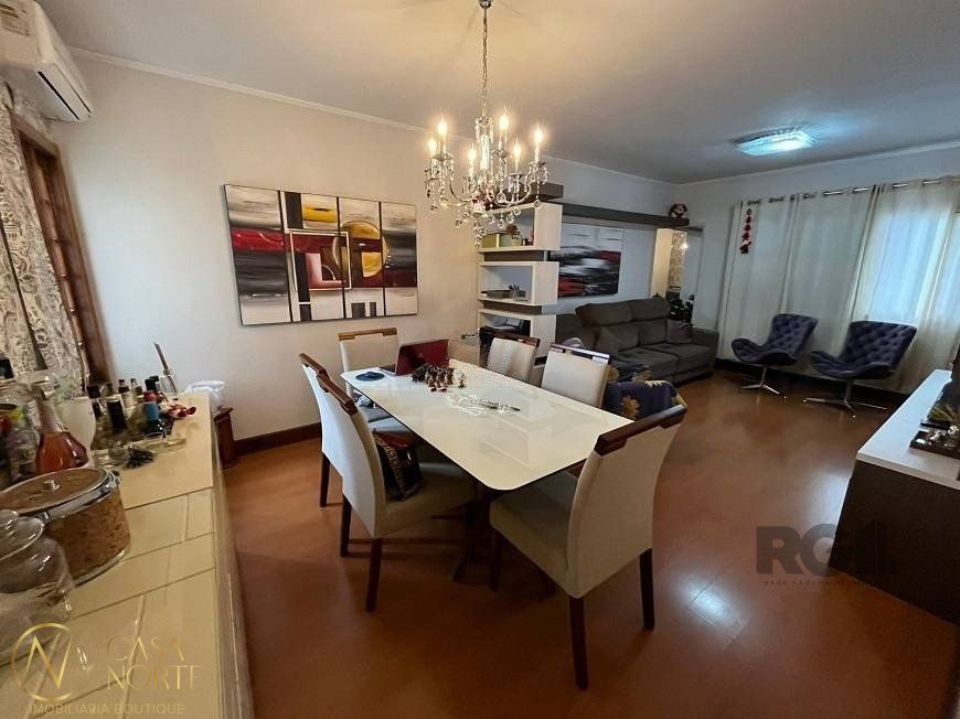 Casa à venda com 3 quartos, 200m², 1 suíte, 4 vagas, Avenida Mauricio Seligman no bairro Rubem Berta em Porto Alegre