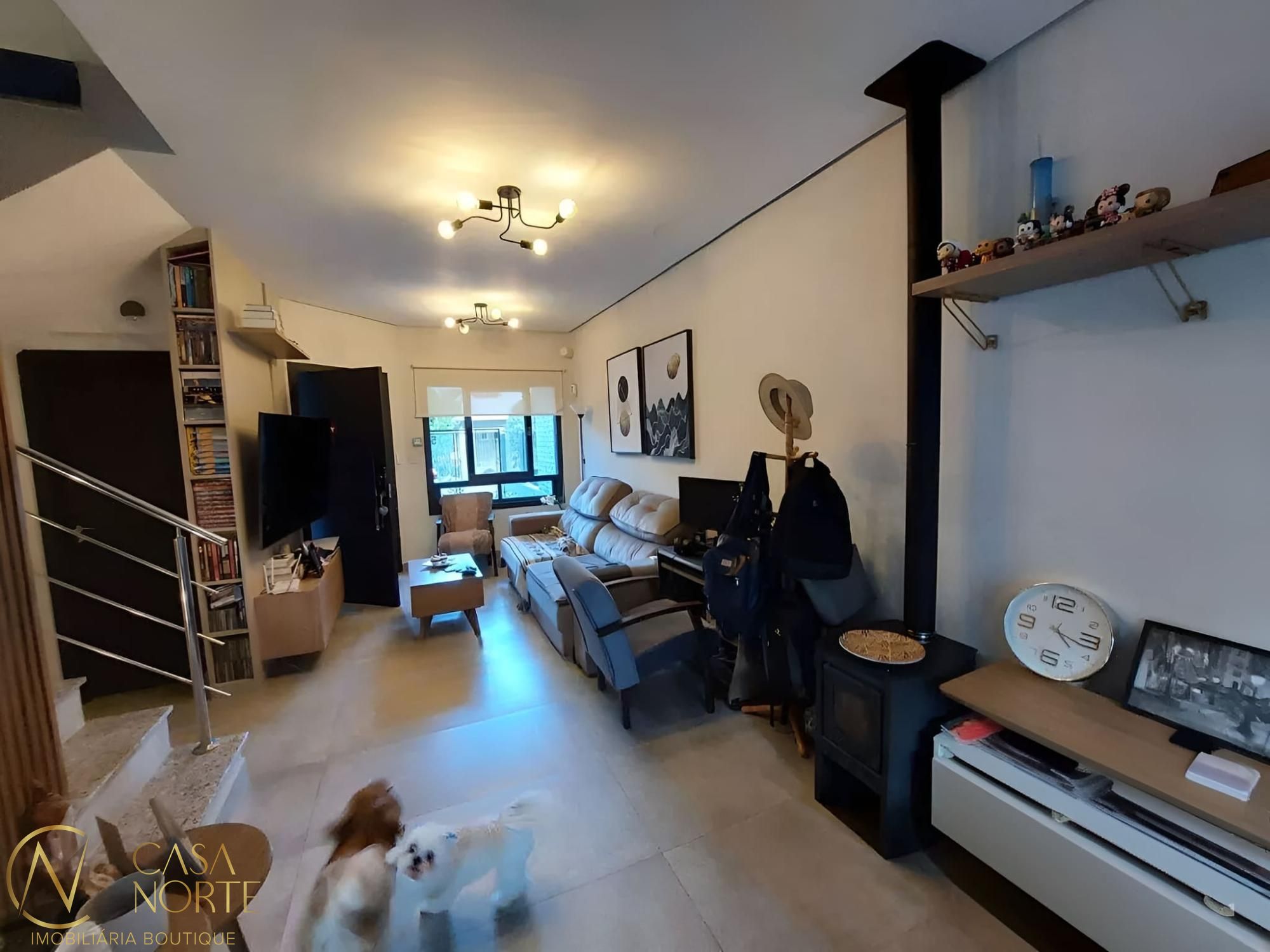 Casa à venda com 3 quartos, 149m², 1 suíte, 1 vaga, Rua Pau-Brasil no bairro Hípica em Porto Alegre