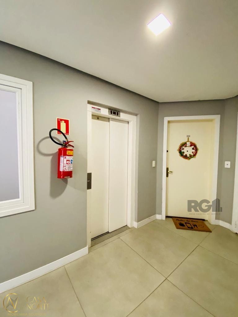 Apartamento à venda com 3 quartos, 70m², 1 vaga, Rua Doutor Aldo Wildt no bairro Vila Nova em Porto Alegre