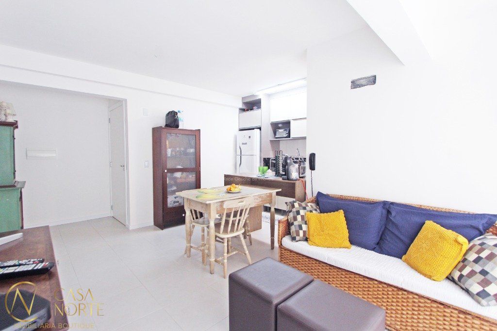 Apartamento à venda com 1 quarto, 75m², 2 vagas, Rua Fagundes Varela no bairro Santo Antônio em Porto Alegre