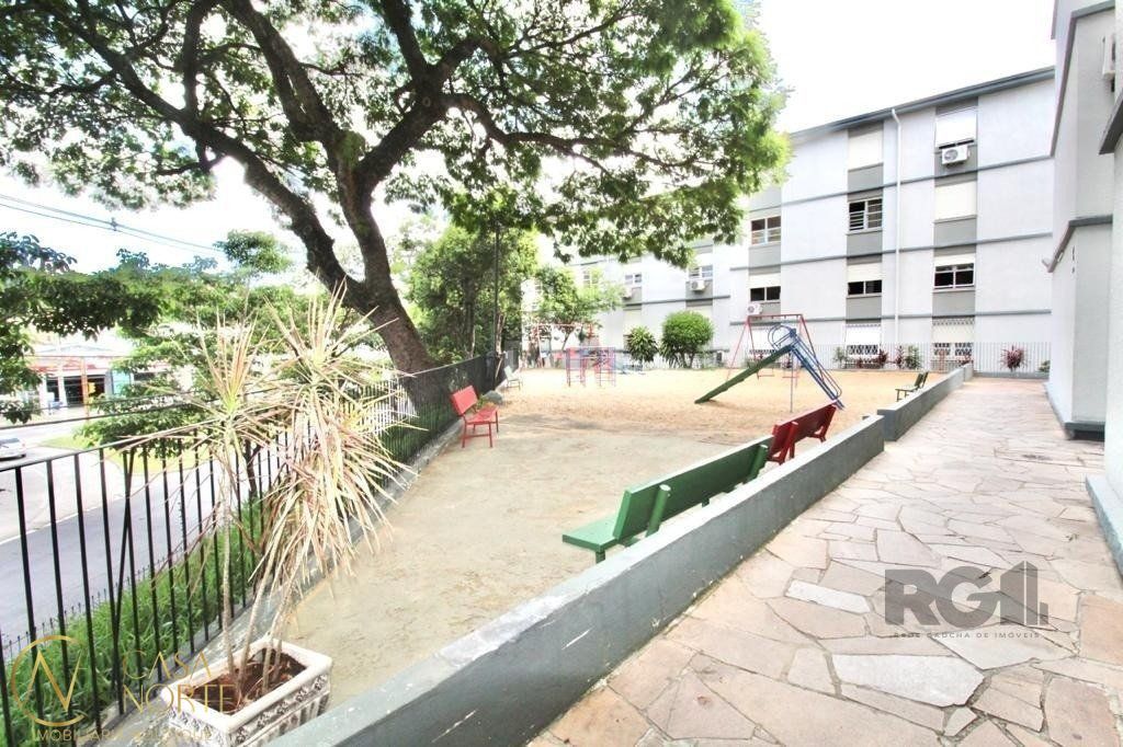 Apartamento à venda com 2 quartos, 52m², Avenida Teresópolis no bairro Teresópolis em Porto Alegre