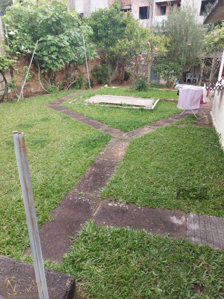 Casa à venda com 3 quartos, 156m², 1 vaga, Rua Marechal Mesquita no bairro Teresópolis em Porto Alegre