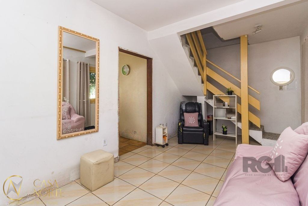 Casa à venda com 3 quartos, 140m², 1 suíte, 3 vagas, Rua Antônio José Monteiro no bairro Sarandi em Porto Alegre