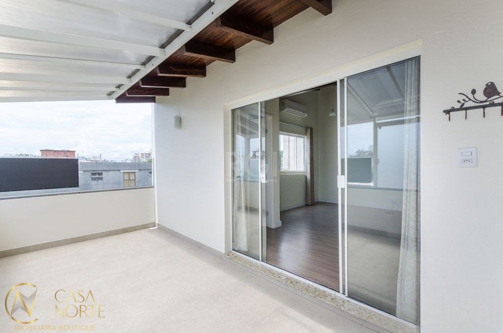 Cobertura à venda com 2 quartos, 75m², 1 vaga, Rua Fagundes Varela no bairro Santo Antônio em Porto Alegre