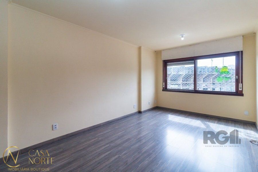 Cobertura à venda com 3 quartos, 211m², 1 vaga, Avenida Coronel Gastao Haslocher Mazeron no bairro Medianeira em Porto Alegre