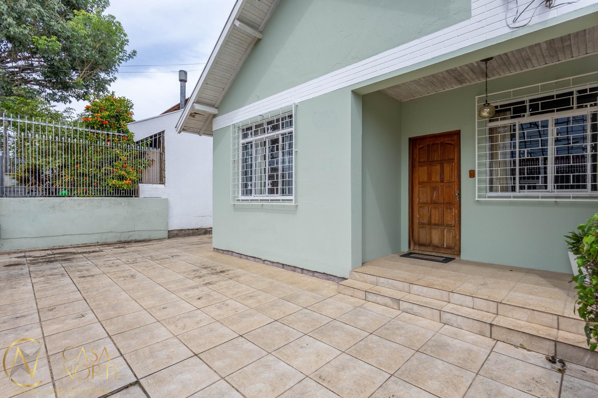 Casa à venda com 3 quartos, 75m², 2 vagas, Rua Álvaro Vieira Guimarães no bairro Sarandi em Porto Alegre
