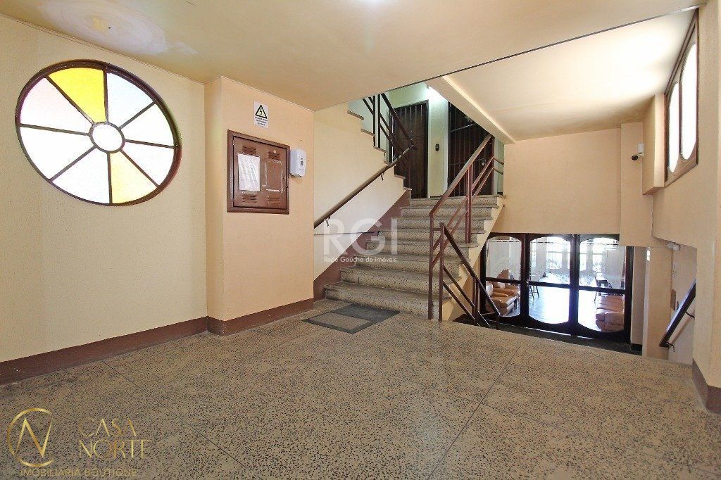 Apartamento à venda com 2 quartos, 71m², 1 vaga, Rua Antônio Divan no bairro Teresópolis em Porto Alegre