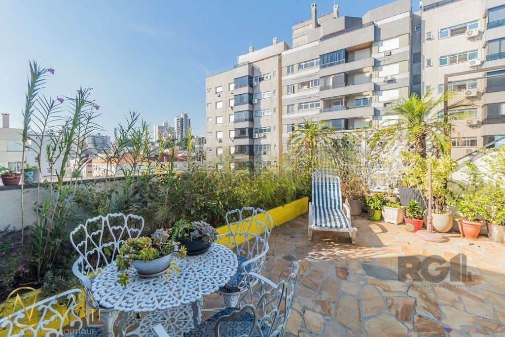 Cobertura à venda com 3 quartos, 188m², 1 suíte, 2 vagas, Rua Vicente da Fontoura no bairro Rio Branco em Porto Alegre