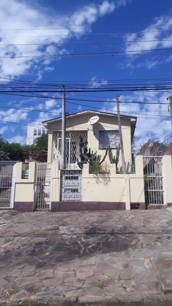 Terreno à venda  com 377m², Rua Cangussu no bairro Nonoai em Porto Alegre