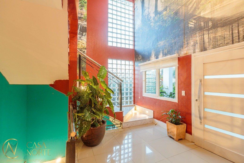 Casa à venda com 3 quartos, 498m², 3 suítes, 4 vagas, Rua Dona Lida Monteiro no bairro Teresópolis em Porto Alegre