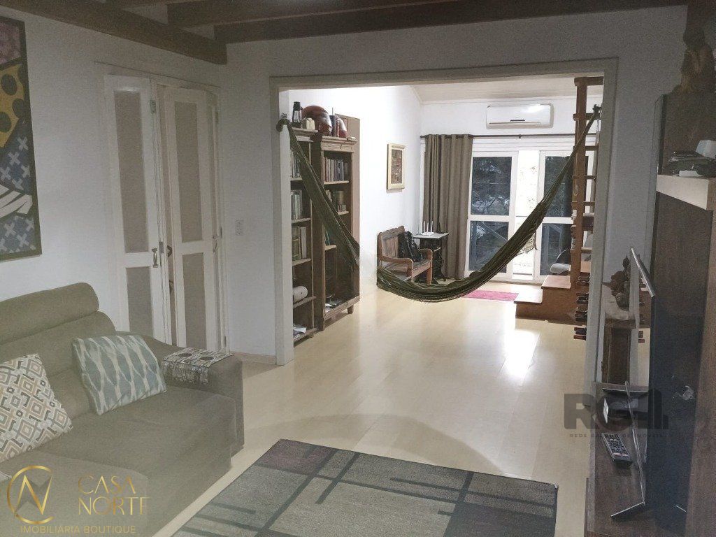 Casa à venda com 3 quartos, 100m², 1 suíte, Estrada Campo Novo no bairro Ipanema em Porto Alegre