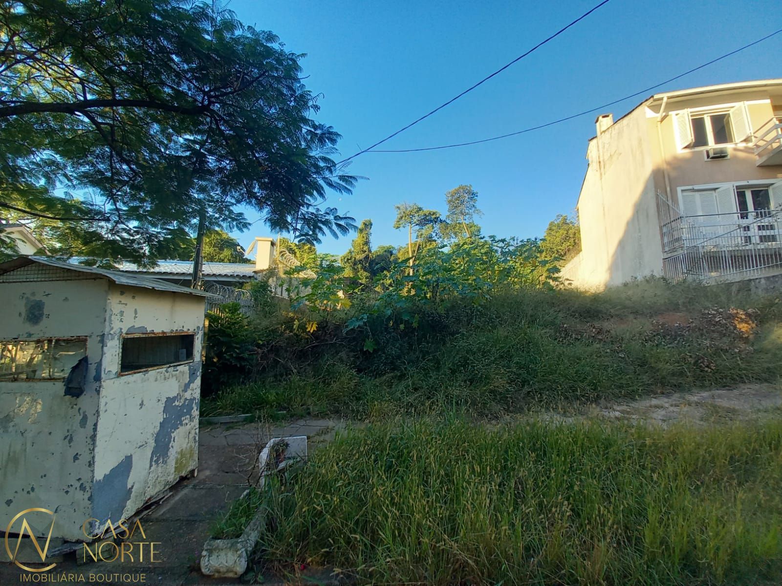 Terreno à venda  com 396m², Rua Alcebíades Antônio dos Santos no bairro Nonoai em Porto Alegre