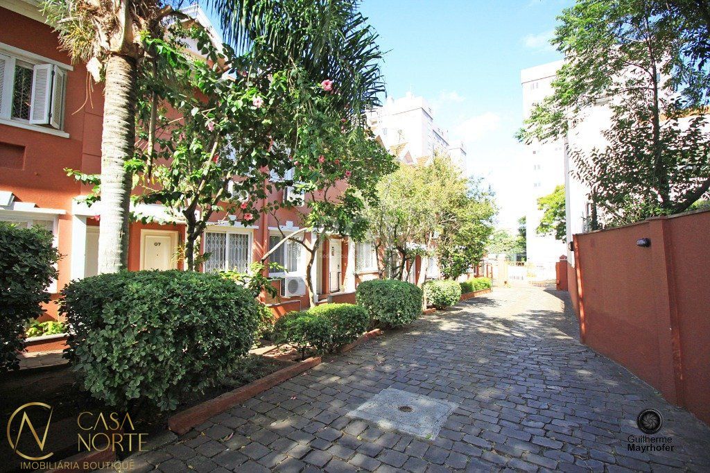 Casa de Condomínio à venda com 3 quartos, 158m², 1 suíte, 2 vagas, Avenida Arnaldo Bohrer no bairro Teresópolis em Porto Alegre