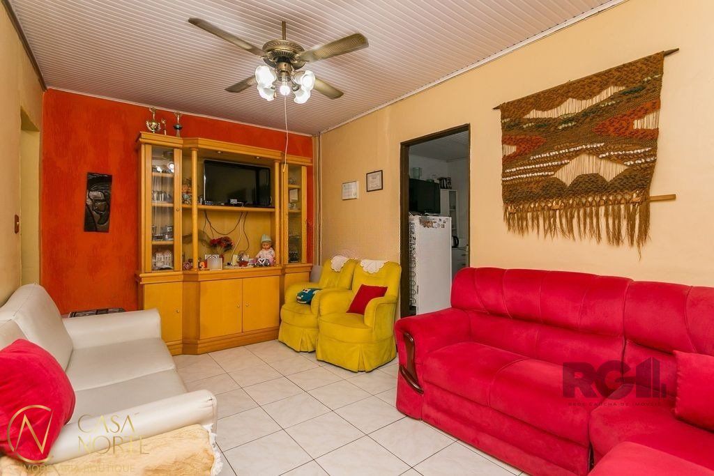 Casa à venda com 2 quartos, 84m², 1 vaga, Rua Curupaiti no bairro Cristal em Porto Alegre