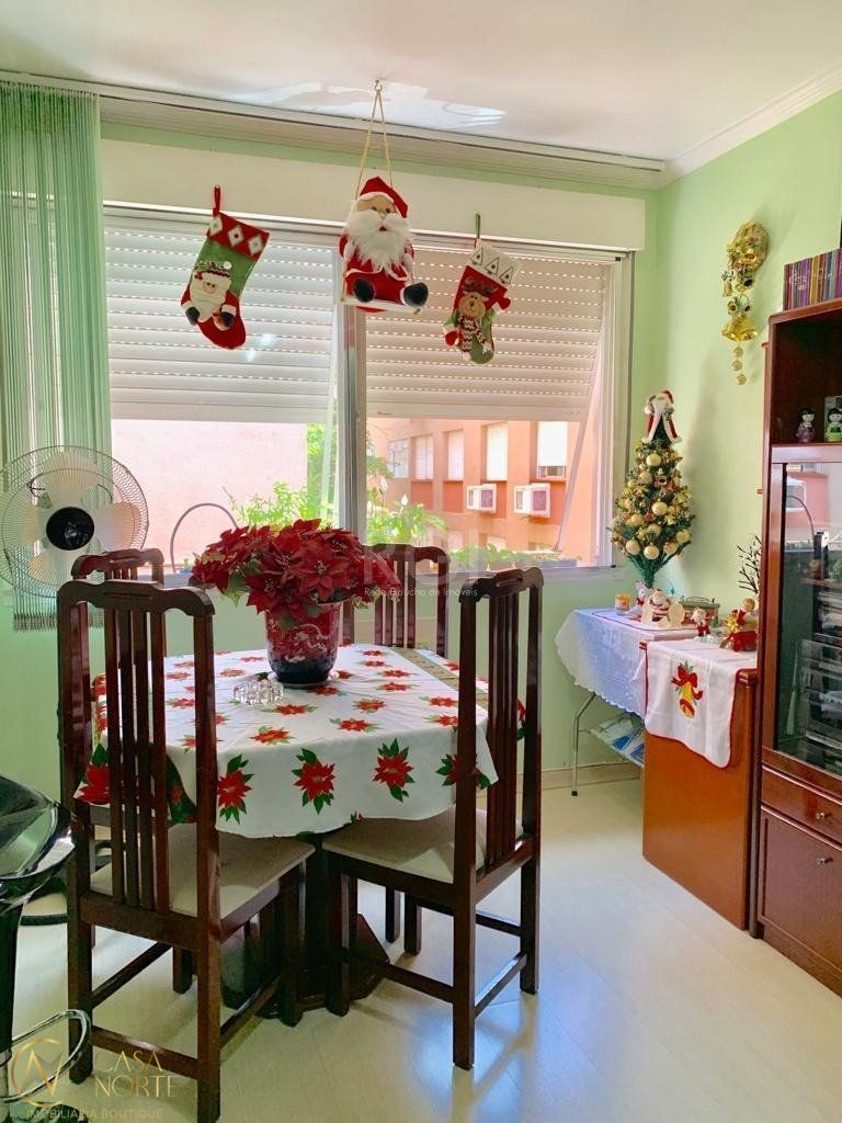 Apartamento à venda com 2 quartos, 71m², 1 vaga, Rua Jaguari no bairro Cristal em Porto Alegre