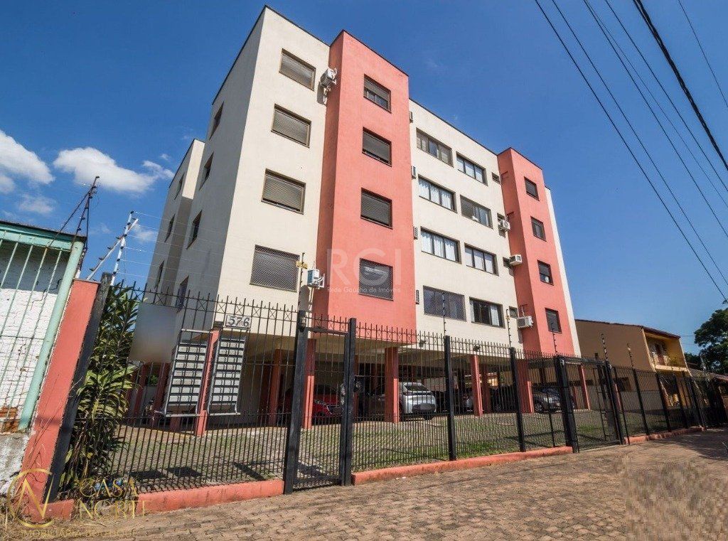 Apartamento à venda com 3 quartos, 83m², 1 suíte, 1 vaga, Rua Cangussu no bairro Nonoai em Porto Alegre